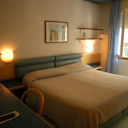 מלון Ambasciatori Palace 4*