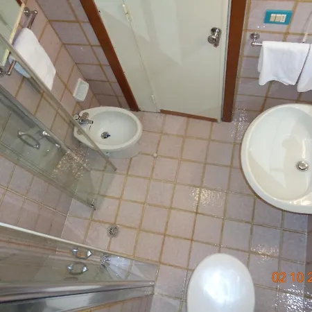 מלון Ambasciatori Palace 4*